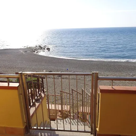 Terrazzo Sul Mare 度假居 *
